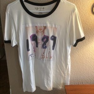 Taylor Swift 1989 DLX album t-shirt
